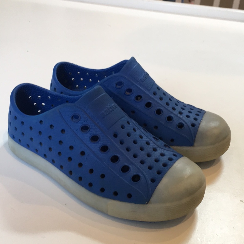 Size 10 blue natives